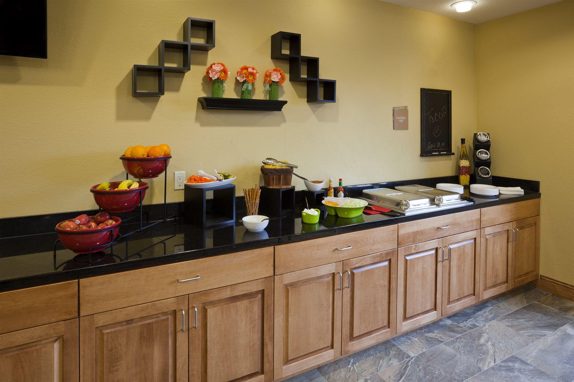 Grand Forks Lodge And Suites Extérieur photo