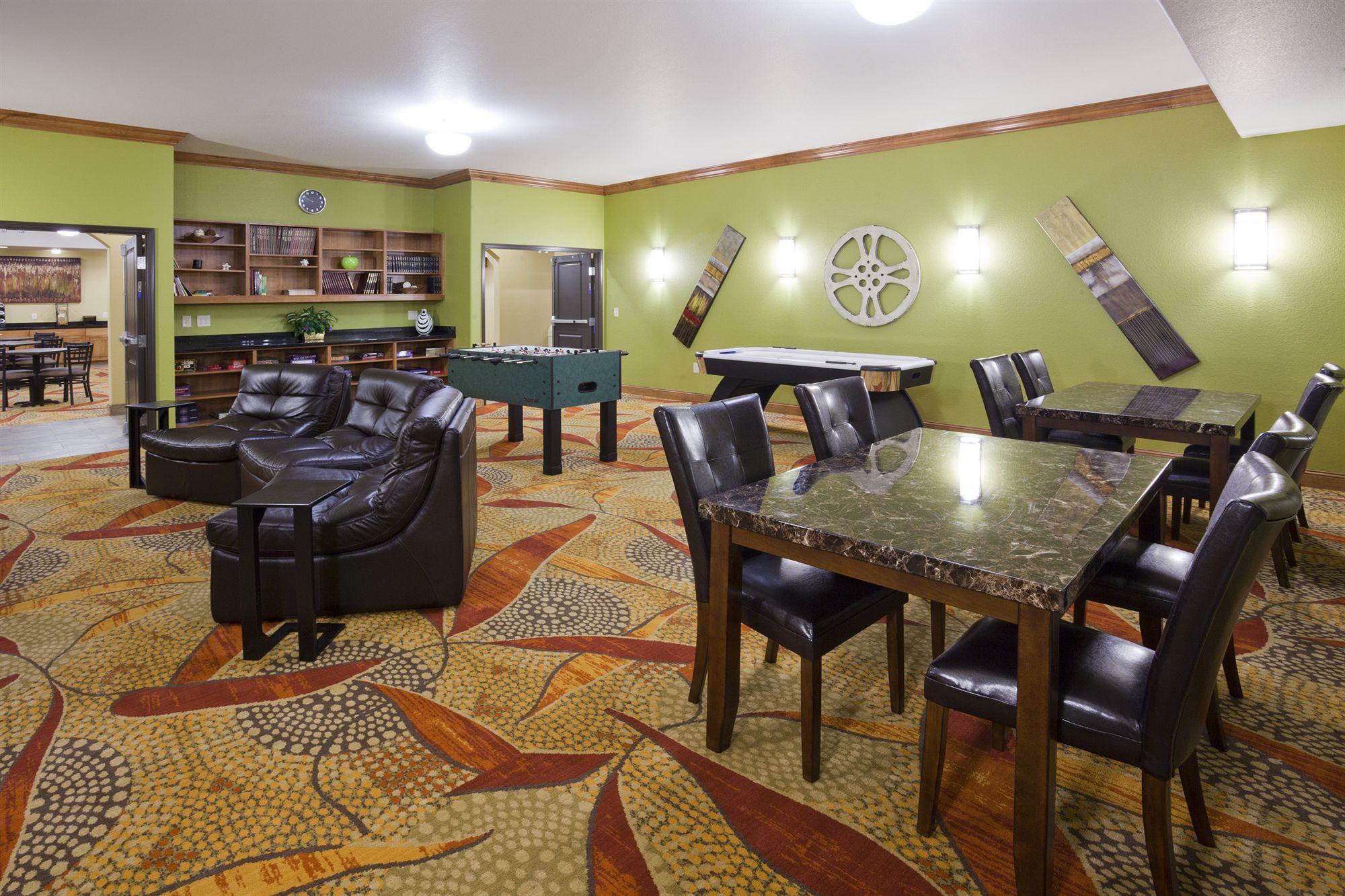 Grand Forks Lodge And Suites Extérieur photo