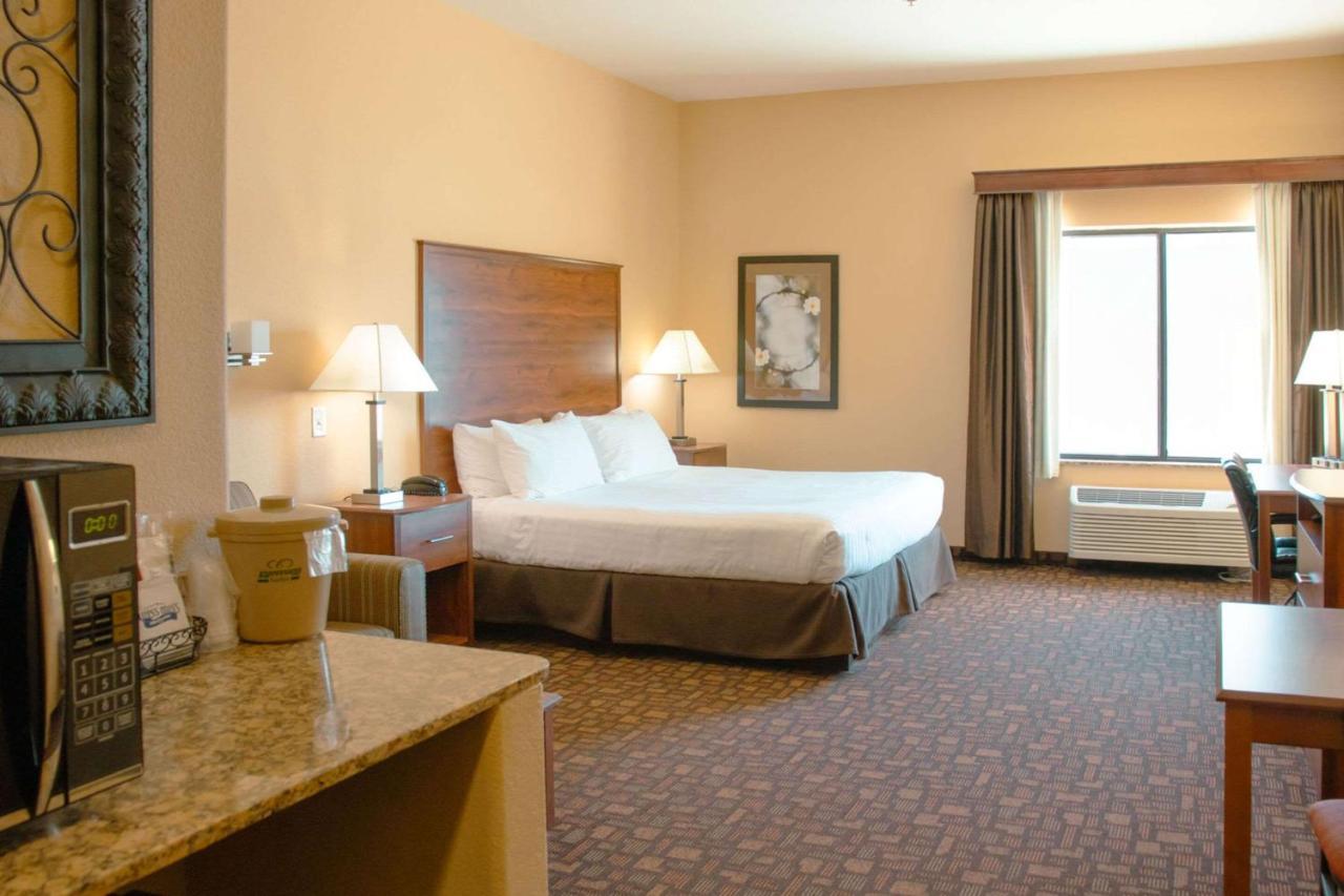Grand Forks Lodge And Suites Extérieur photo