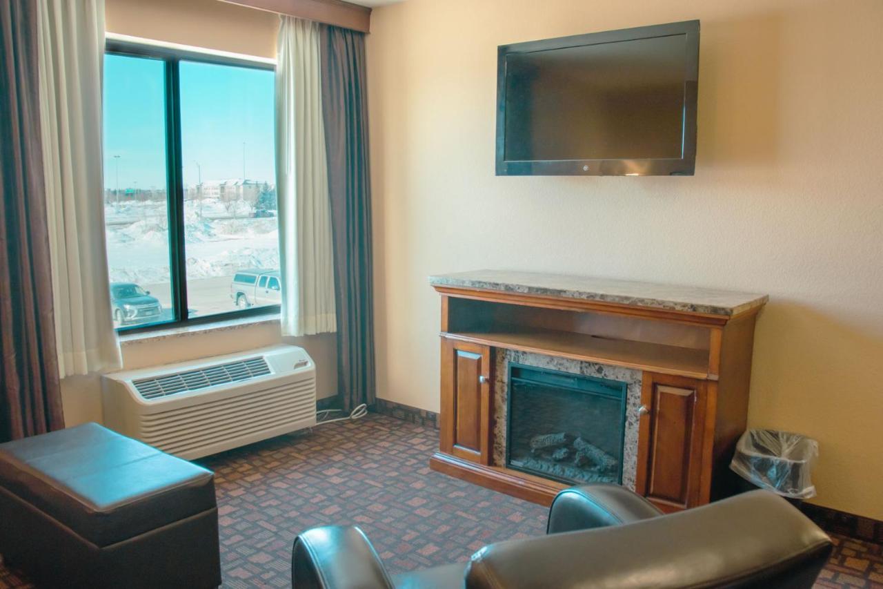 Grand Forks Lodge And Suites Extérieur photo