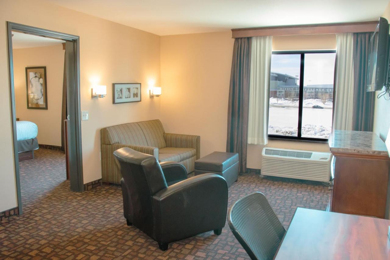 Grand Forks Lodge And Suites Extérieur photo