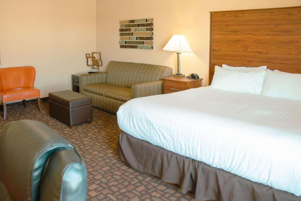 Grand Forks Lodge And Suites Extérieur photo